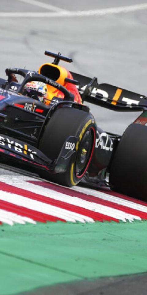 Un Ferrari persigue a un Red Bull en la imagen. Cuotas y picks para el Gran Premio de Francia de Formula 1.