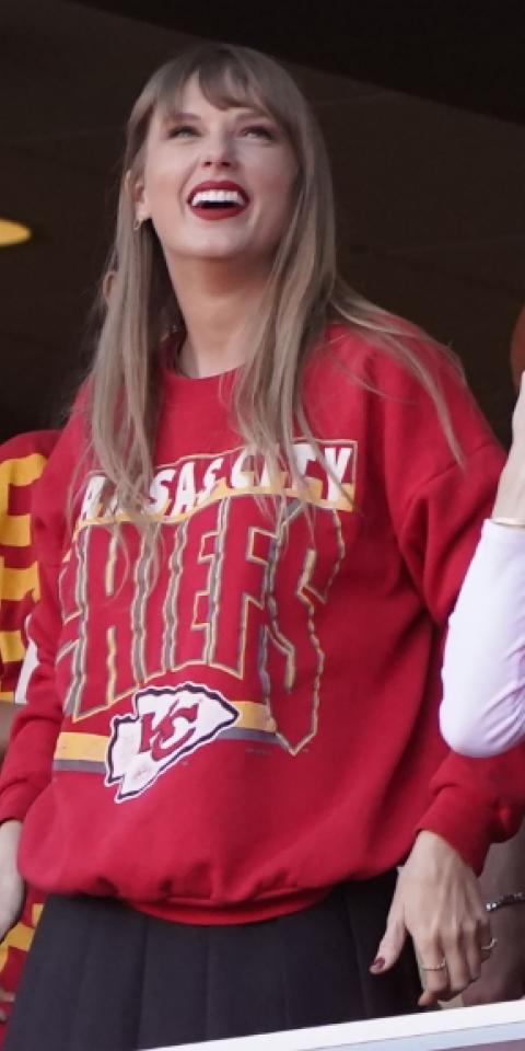 Taylor Swift and Travis Kelce featured in That's What She Said