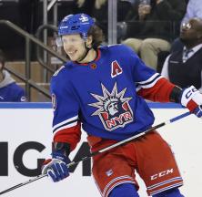 NHL Expert Bets. Panarin burns Blackhawks with O1.5 points