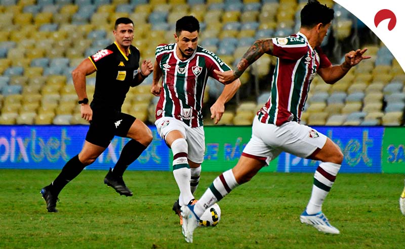 Jogadores do Fluminense em lance pela Copa Sul-Americana
