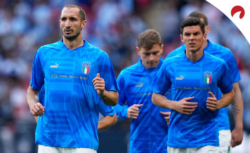 Giorgio Chiellini, Nicolo Barella e Giacomo Raspadori antes da partida Finalissima entre Italia e Argentina