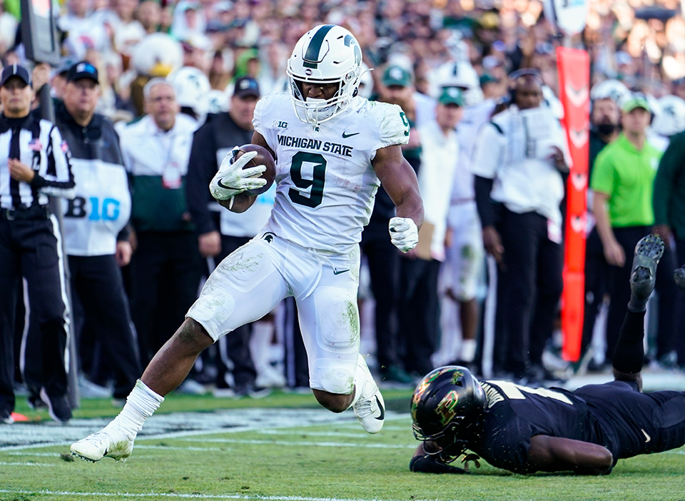 Kenneth Walker's Spartans are favored in the Penn State vs Michigan State Odds - Week 13