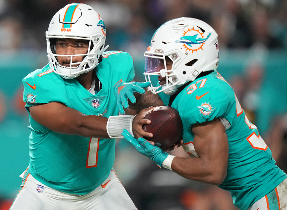 Tua Tagovailoa and the Dolphins are favored in Giants-Dolphins betting odds.