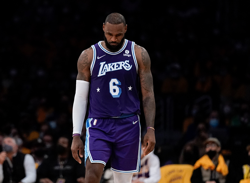 LeBron James' Lakers are favorites in the Brooklyn vs Los Angeles odds - Dec. 25.