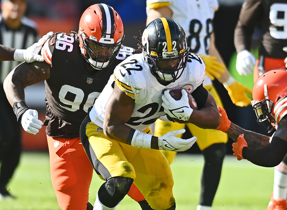 Najee Harris and the Steelers are home underdogs in Browns-Steelers betting odds.