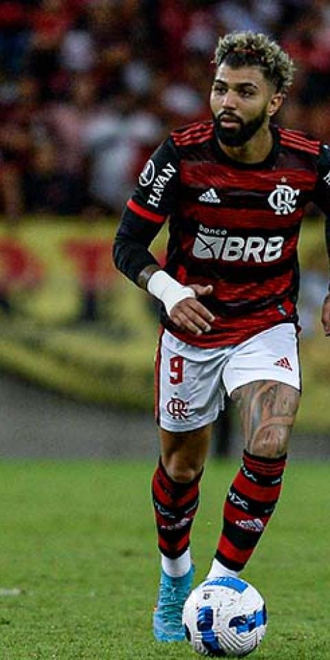 Gabigol (Flamengo) em lance de partida válida pela Série A do Brasileirão