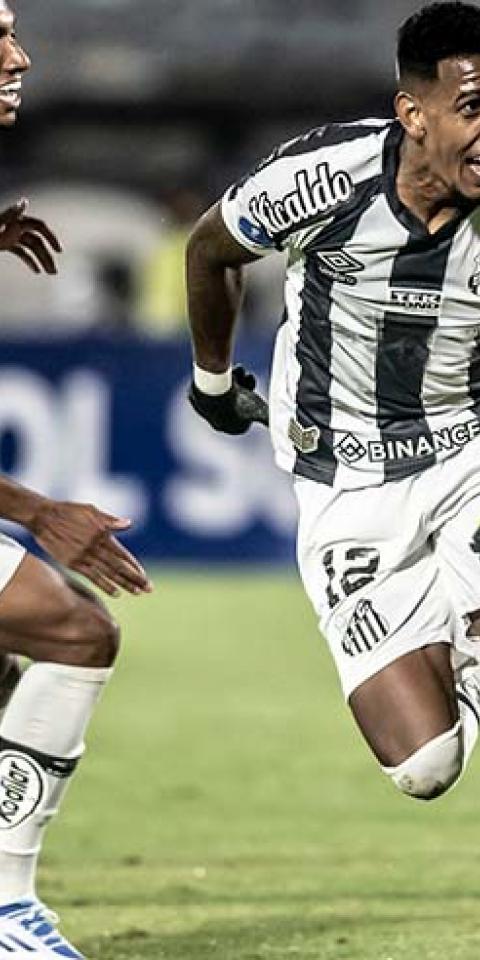 Rwan Seco, do Santos, comemora gol marcado em partida contra Union La Calera pela Sul-Americana