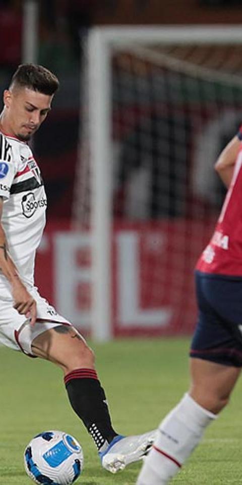 Lance da partida entre Jorge Wilstermann x São Paulo pela Copa Sul-Americana