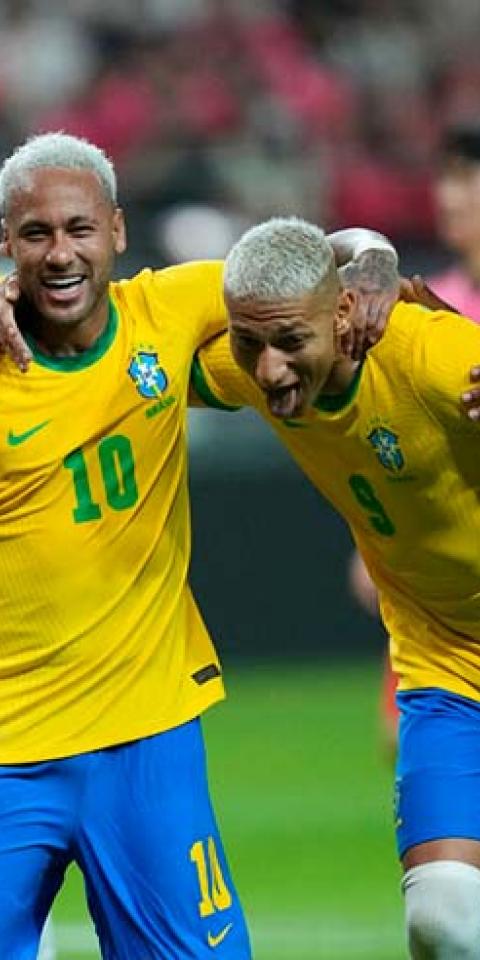 Neymar comemora gol marcado com a equipe da Seleção