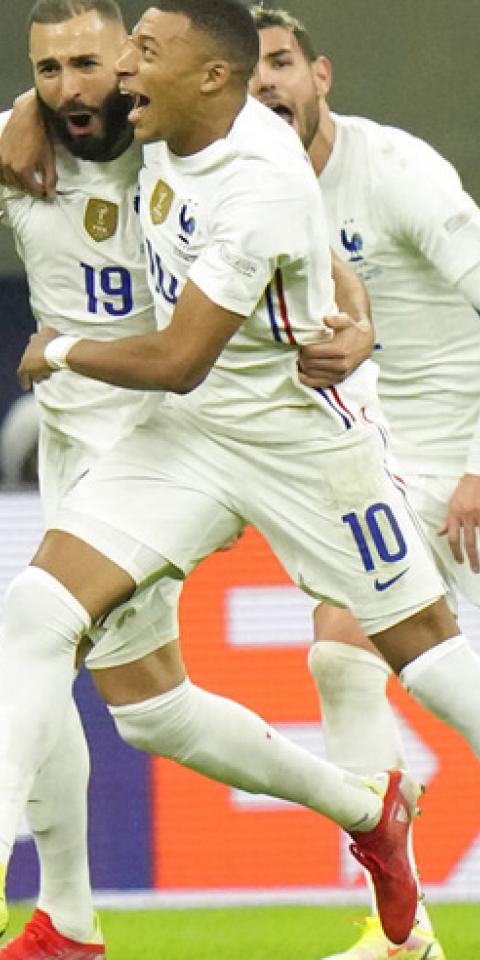 Kylian Mbappé y Karin Benzema celebran un gol. Apuestas de valor de la jornada en la Nations League.