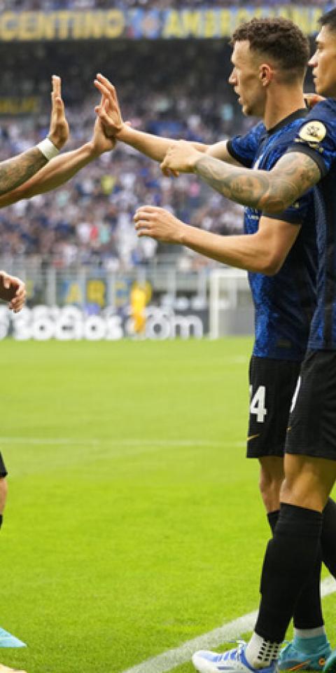 Varios jugadores del Inter celebran un gol. Cuotas y pronósticos del amistoso de clubes entre Inter Vs Mónaco.