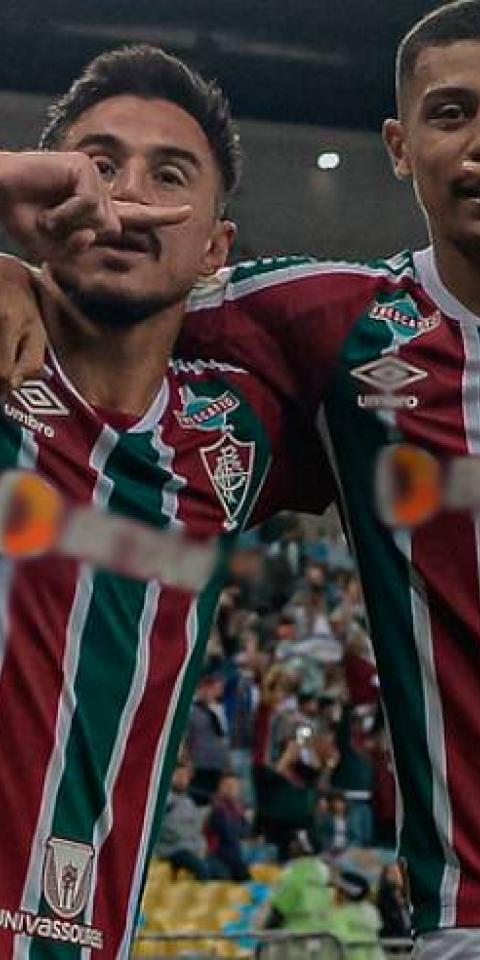 Jogadores do Fluminense comemorando gol no Brasileirão