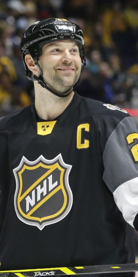 NJ man receives hockey sticks meant for NHL star Zdeno Chara