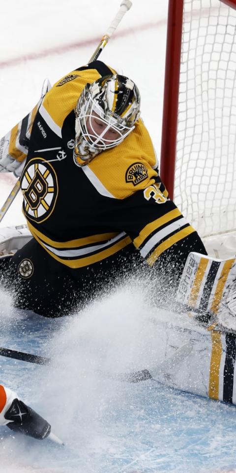 Linus Ullmark favored in our 2022-23 NHL Vezina Trophy odds