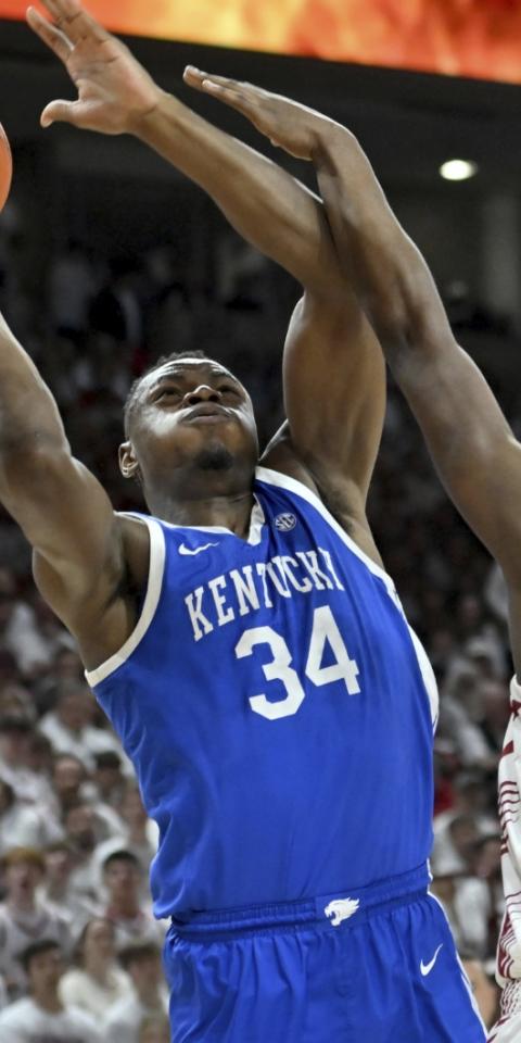 Kentucky Wildcats featured in our Kentucky vs Kansas State picks and odds
