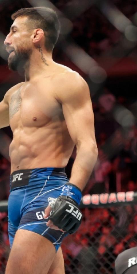 Chris Gutierrez is favored over Pedro Munhoz at UFC Kansas City on April 15.