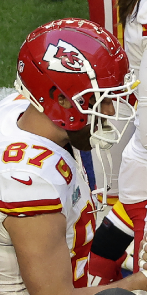The Kelce brothers face off in Week 11 action