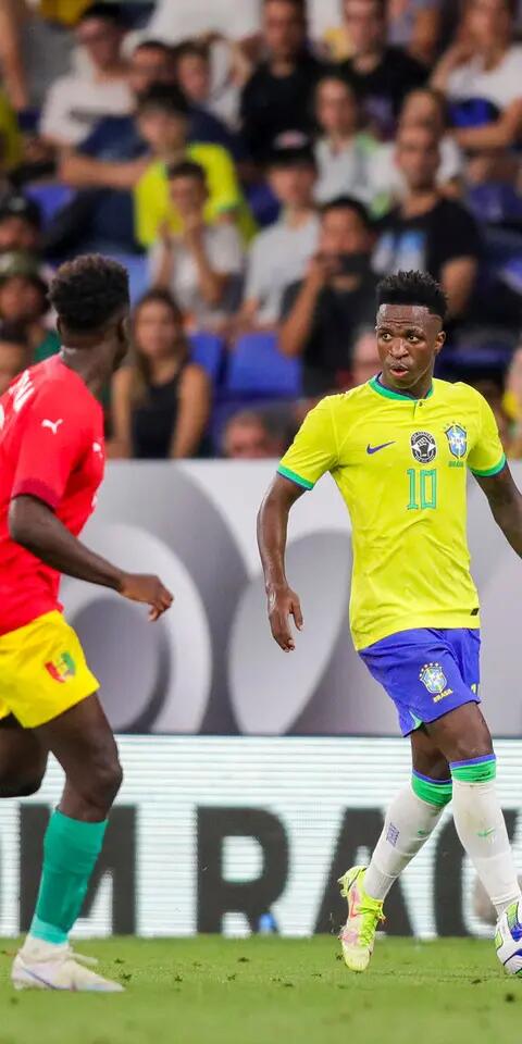 Vini Jr. em campo contra a Seleção de Guiné