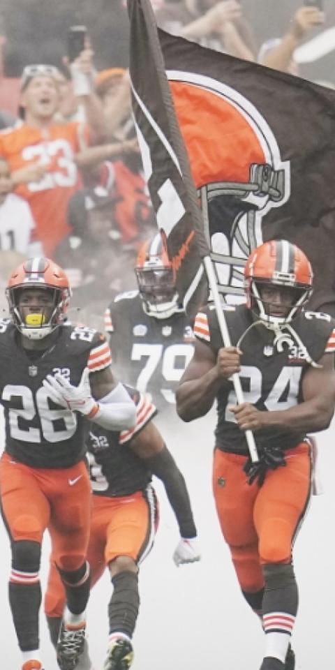 Nick Chubb's Cleveland browns featured in our Browns vs Steelers picks and odds