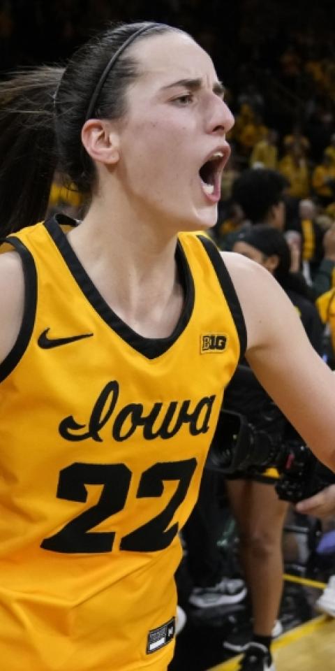 Caitlin Clark's Iowa Hawkeyes featured in our WNCAAB National Championship odds and picks