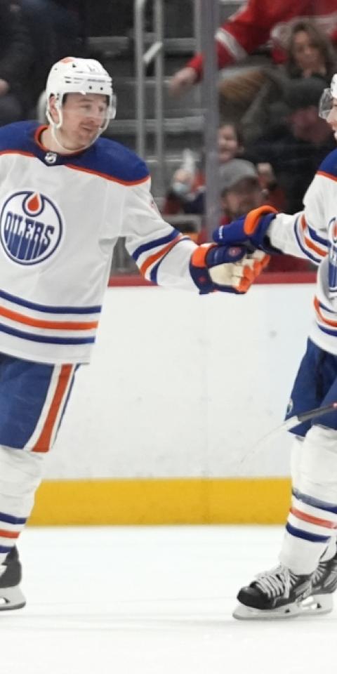 Zach Hyman's Edmonton Oilers featured in our NHL shots on goal picks and odds