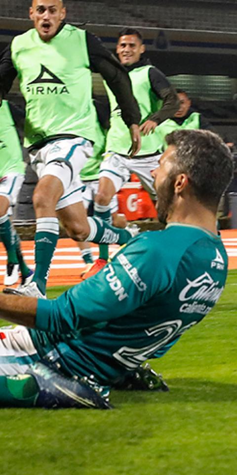 Emmanuel Gigliotti celebra un nuevo gol en un partido previo al Tijuana Vs Club León del Guardianes 2021