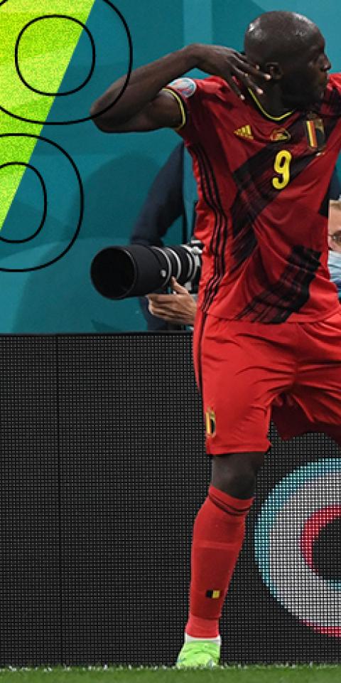 Romelu Lukaku celebra un gol en la Euro 2020. Conoce los pronósticos del Dinamarca Vs Bélgica.