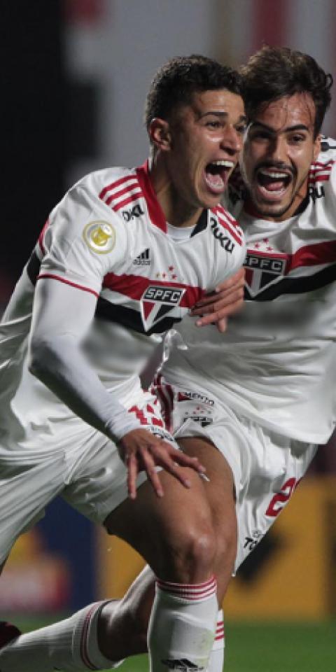 São Paulo tem disputa acirrada contra Palmeiras na Libertadores!