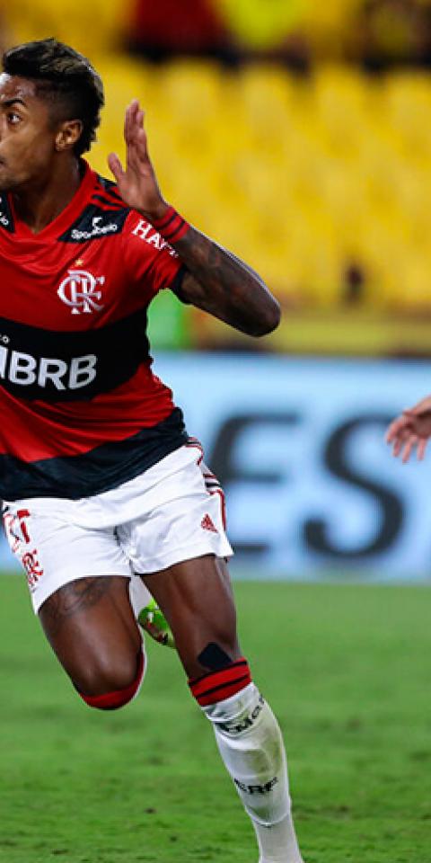 Bruno Henrique celebra un gol en la Copa Libertadores. Conoce las cuotas y los pronósticos del Palmeiras Vs Flamengo.