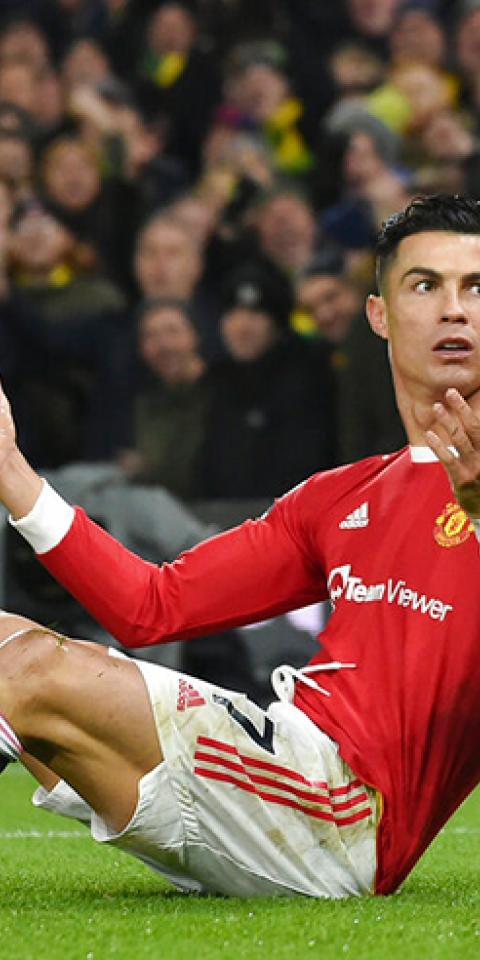 Cristiano Ronaldo se lamenta en un partido de la Premier League. Conoce las cuotas del Newcastle Vs Manchester United.