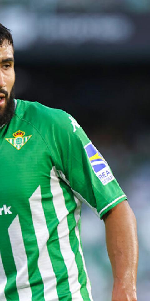 Nabil Fekir en un partido con el Betis. Conoce las cuotas y pronósticos del Rayo Vallecano Vs Betis de la Copa del Rey.