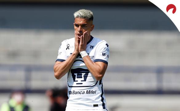 Favio Álvarez lamenta una ocasión fallada. Conoce los pronósticos del Monterrey vs Pumas UNAM en el Apertura 2021.