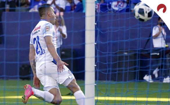 Jonathan Rodríguez, de Cruz Azul, celebra un gol. Cuotas de la cuarta jornada del Apertura, Liga MX.